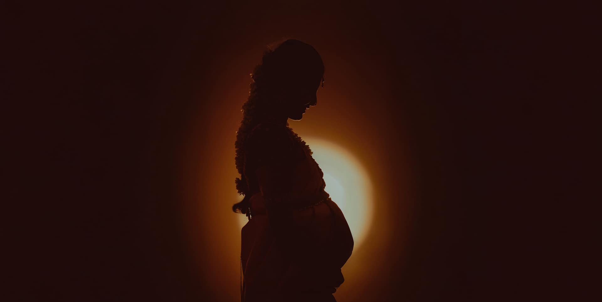 Graceful Silhouette - Artistic portrayal of elegance and beauty